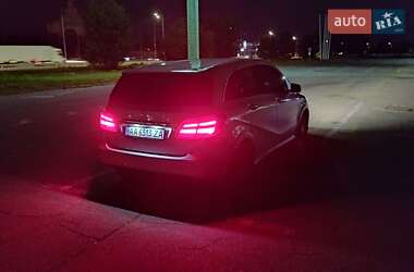 Хэтчбек Mercedes-Benz B-Class 2016 в 