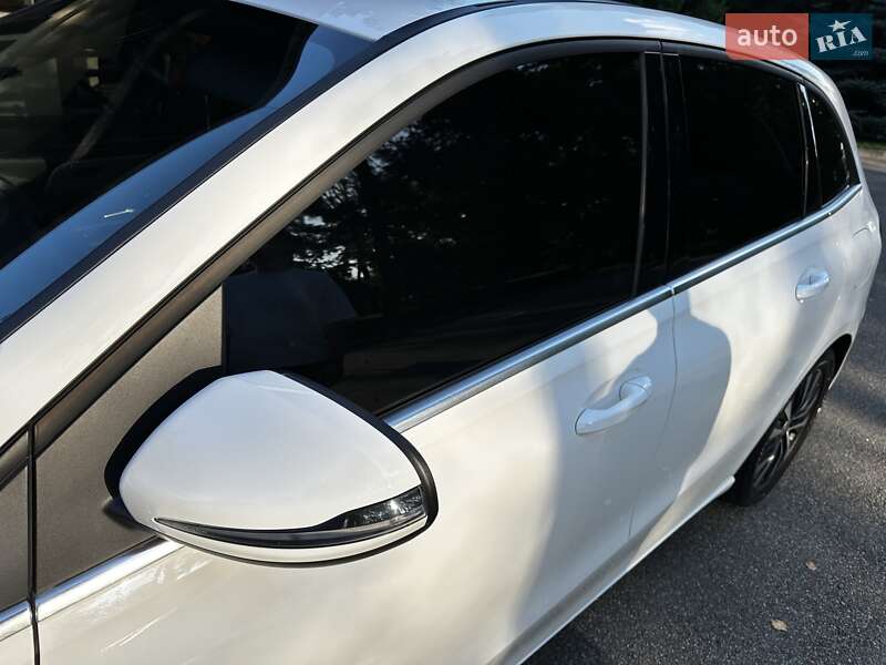 Хэтчбек Mercedes-Benz B-Class 2019 в Киеве