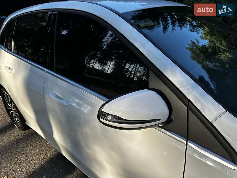 Хэтчбек Mercedes-Benz B-Class 2019 в Киеве