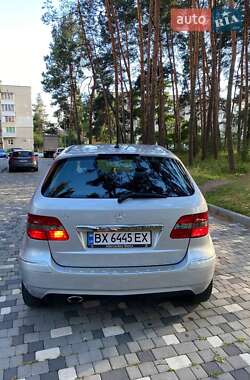 Хэтчбек Mercedes-Benz B-Class 2009 в 
