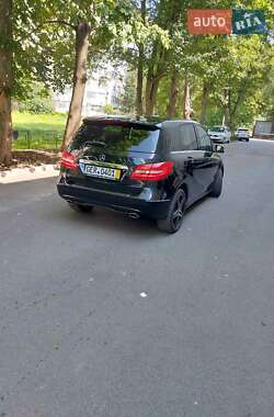 Хэтчбек Mercedes-Benz B-Class 2014 в 