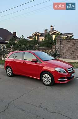 Хэтчбек Mercedes-Benz B-Class 2017 в 