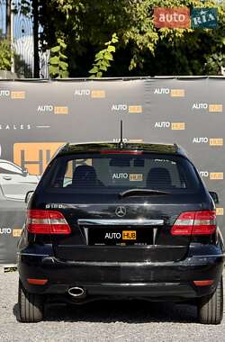 Хэтчбек Mercedes-Benz B-Class 2010 в 