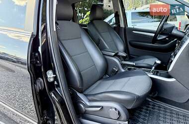 Хэтчбек Mercedes-Benz B-Class 2010 в 