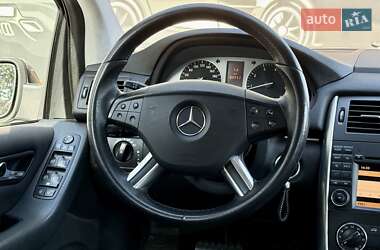 Хэтчбек Mercedes-Benz B-Class 2010 в 