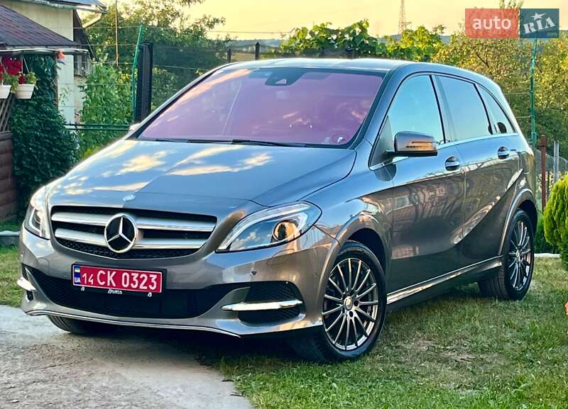 Хэтчбек Mercedes-Benz B-Class 2016 в 
