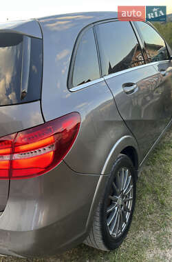 Хэтчбек Mercedes-Benz B-Class 2016 в 