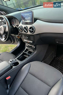 Хэтчбек Mercedes-Benz B-Class 2016 в 