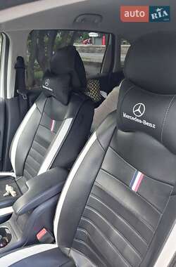 Хэтчбек Mercedes-Benz B-Class 2010 в 