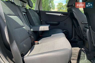 Хэтчбек Mercedes-Benz B-Class 2011 в 