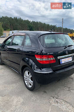 Хэтчбек Mercedes-Benz B-Class 2010 в 
