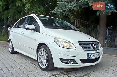 Хэтчбек Mercedes-Benz B-Class 2009 в 