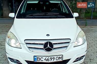 Хэтчбек Mercedes-Benz B-Class 2009 в 