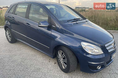 Хэтчбек Mercedes-Benz B-Class 2009 в 