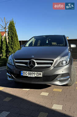 Хэтчбек Mercedes-Benz B-Class 2017 в 