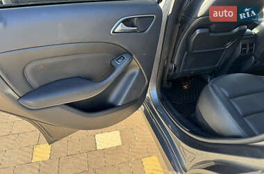 Хэтчбек Mercedes-Benz B-Class 2017 в 