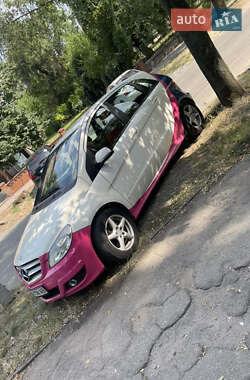 Хэтчбек Mercedes-Benz B-Class 2010 в 