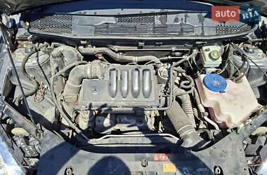 Хэтчбек Mercedes-Benz B-Class 2009 в 