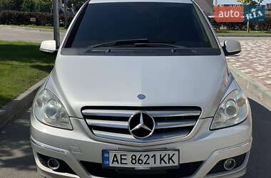 Хэтчбек Mercedes-Benz B-Class 2010 в 