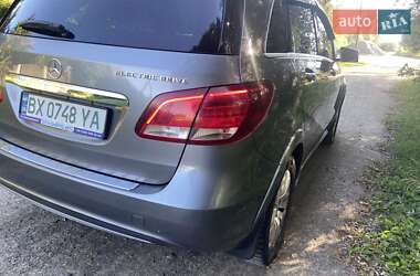 Хэтчбек Mercedes-Benz B-Class 2015 в 