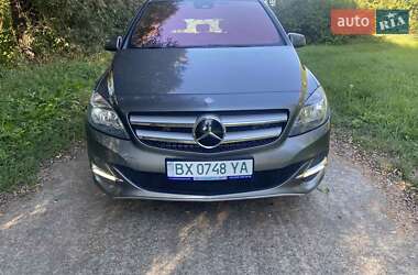 Хэтчбек Mercedes-Benz B-Class 2015 в 