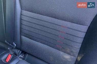 Хэтчбек Mercedes-Benz B-Class 2015 в 