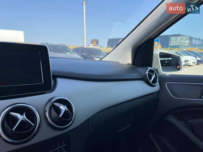 Хэтчбек Mercedes-Benz B-Class 2017 в Львове