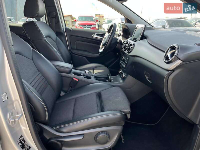 Хэтчбек Mercedes-Benz B-Class 2017 в Львове