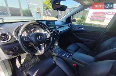 Хэтчбек Mercedes-Benz B-Class 2017 в 