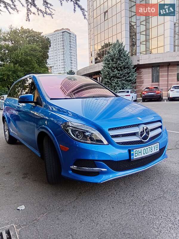 Хэтчбек Mercedes-Benz B-Class 2014 в Одессе фото 5 Хэтчбек Mercedes-Benz B-Class 2014 в Одессе