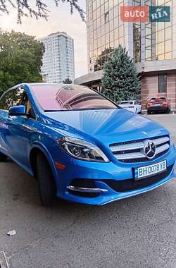 Хэтчбек Mercedes-Benz B-Class 2014 в 