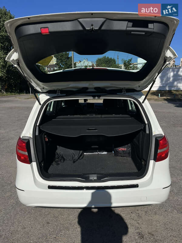 Хэтчбек Mercedes-Benz B-Class 2012 в Киеве фото 8 Хэтчбек Mercedes-Benz B-Class 2012 в Киеве
