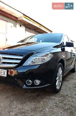 Хэтчбек Mercedes-Benz B-Class 2013 в 