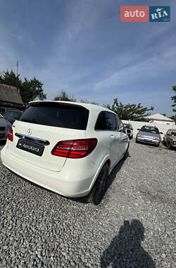 Хэтчбек Mercedes-Benz B-Class 2017 в 