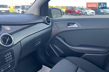 Хетчбек Mercedes-Benz B-Class 2015 в 