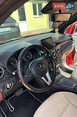 Хэтчбек Mercedes-Benz B-Class 2015 в 