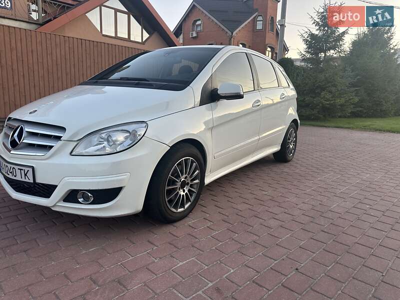 Хэтчбек Mercedes-Benz B-Class 2008 в 