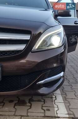 Хэтчбек Mercedes-Benz B-Class 2016 в 