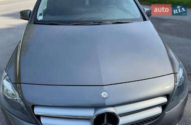 Хэтчбек Mercedes-Benz B-Class 2016 в 