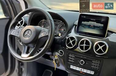 Хэтчбек Mercedes-Benz B-Class 2016 в 