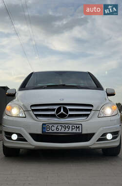 Хэтчбек Mercedes-Benz B-Class 2011 в 