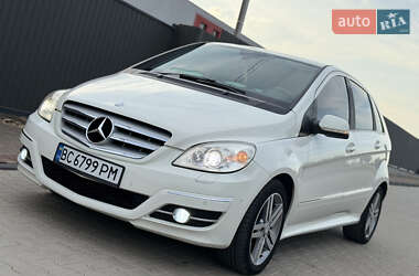 Хэтчбек Mercedes-Benz B-Class 2011 в 