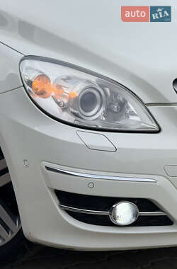 Хэтчбек Mercedes-Benz B-Class 2011 в 
