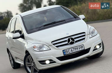 Хэтчбек Mercedes-Benz B-Class 2011 в 