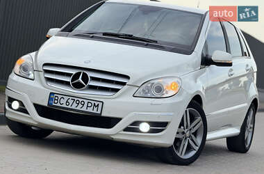Хэтчбек Mercedes-Benz B-Class 2011 в 