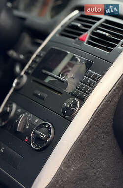 Хэтчбек Mercedes-Benz B-Class 2011 в 