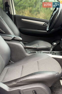 Хэтчбек Mercedes-Benz B-Class 2011 в 