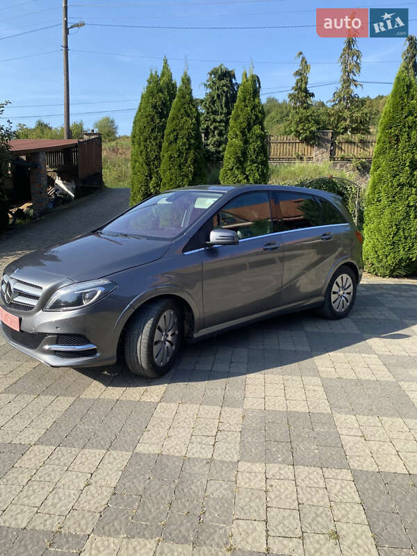 Хэтчбек Mercedes-Benz B-Class 2014 в Ужгороде фото 3 Хэтчбек Mercedes-Benz B-Class 2014 в Ужгороде