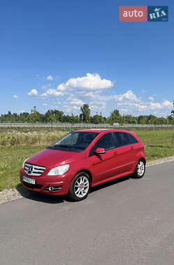 Хэтчбек Mercedes-Benz B-Class 2009 в 