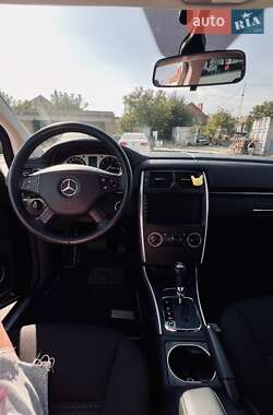 Хэтчбек Mercedes-Benz B-Class 2010 в 